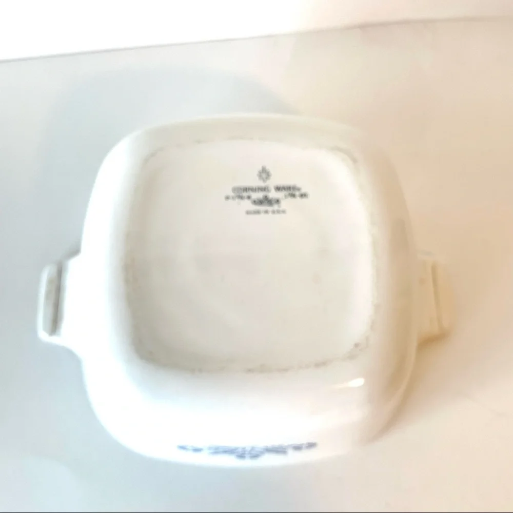 Vintage CORNINGWARE Cornflower 1 3/4 qt Casserole